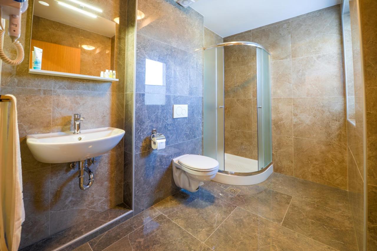 Hotel Baron Smlednik 외부 사진