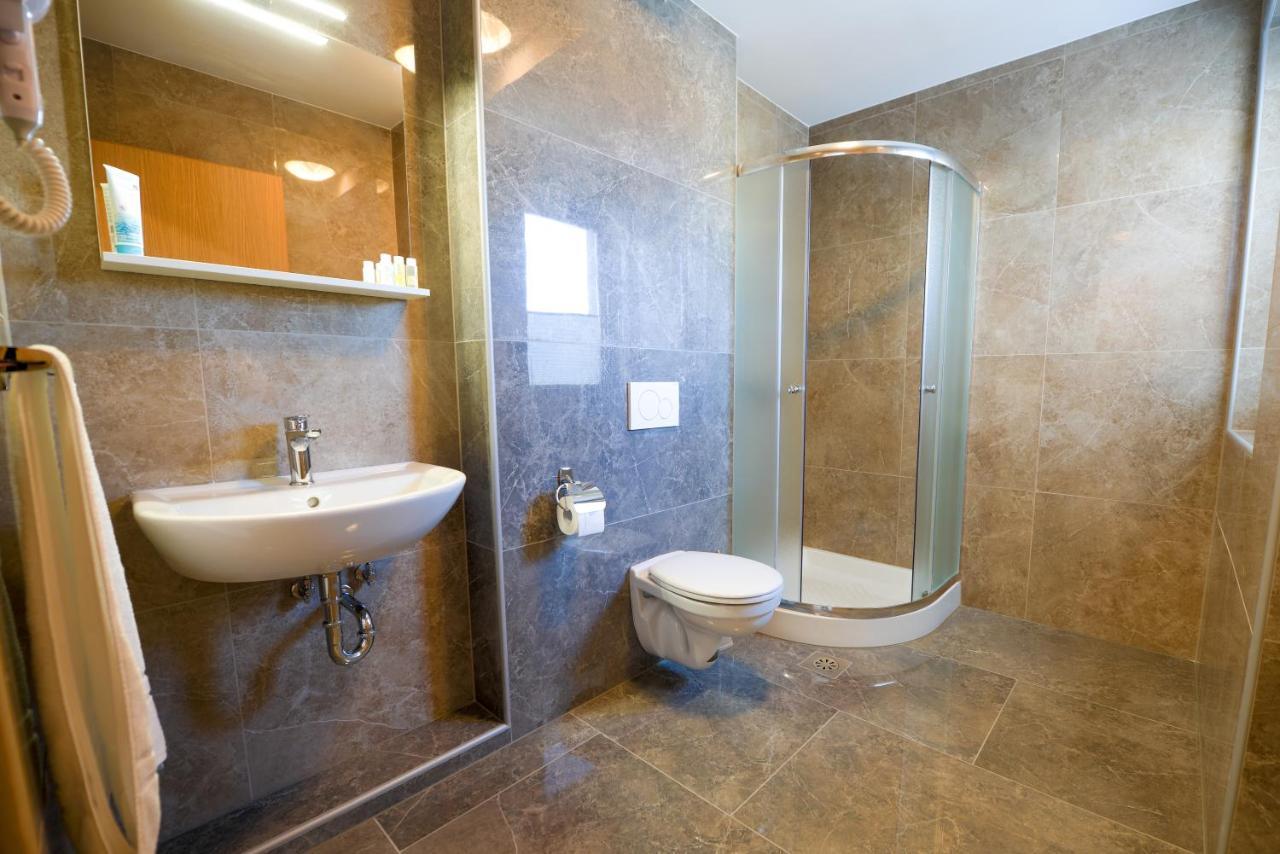 Hotel Baron Smlednik 외부 사진